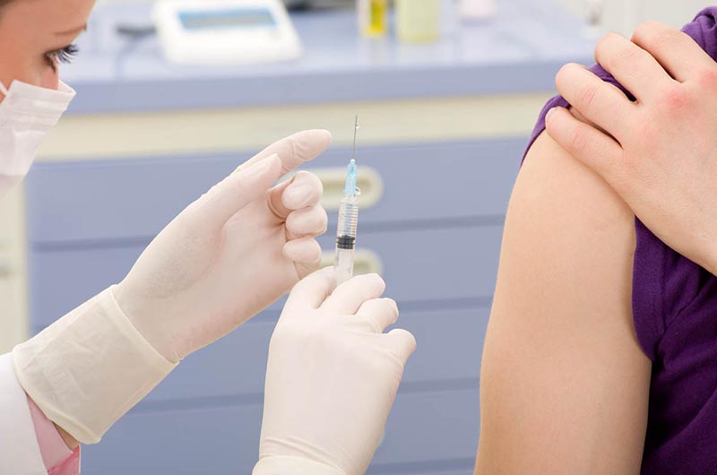Tiêm vắc xin là cách phòng bệnh ung thư cổ tử cung hiệu quả