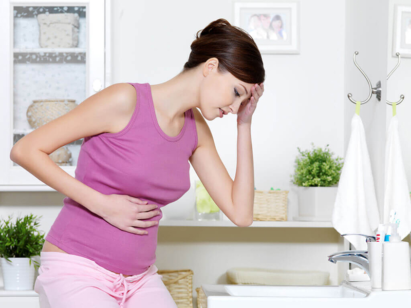Quá trình mang thai có thể khiến cơ thể xuất hiện những thay đổi bất thường dẫn đến tình trạng đau bụng, mệt mỏi,...