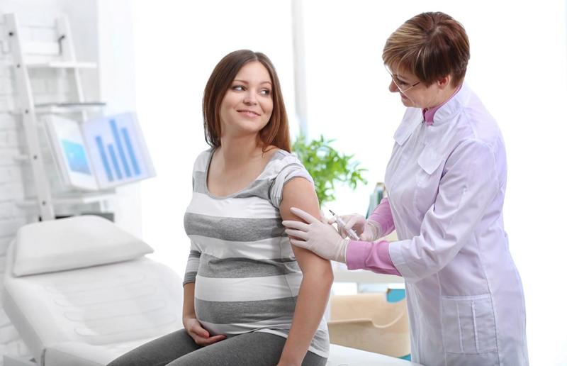 Tiêm vắc xin uốn ván là cách phòng bệnh tốt nhất cho mẹ bầu và trẻ sơ sinh