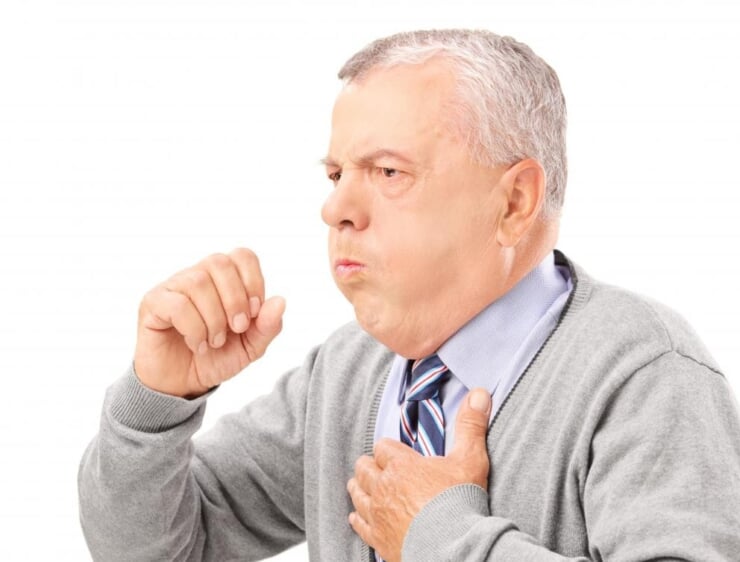 Người cao tuổi có nguy cơ mắc áp xe phổi